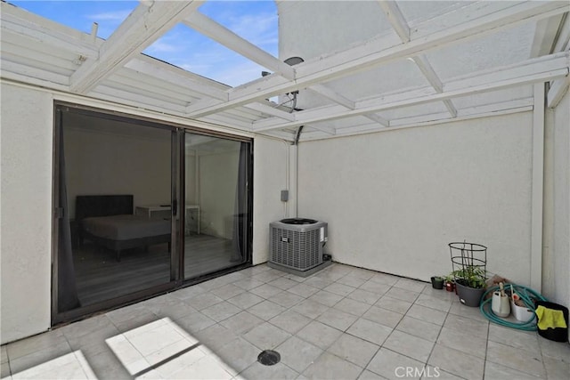 29 Morena Unit 35, Irvine, CA 92612 - unfurnished sunroom featuring a skylight