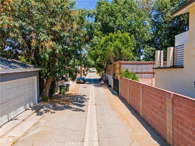 20328 Roscoe Blvd, Winnetka, CA 91306 - view of road