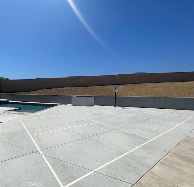 1204 Arbenz Cir, Corona, CA 92881 - view of tennis court with community basketball court