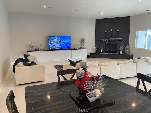 1204 Arbenz Cir, Corona, CA 92881 - living area with recessed lighting