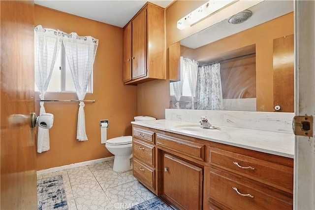 260 E Whittier Ave, Hemet, CA 92543 - full bath featuring vanity and a shower with shower curtain