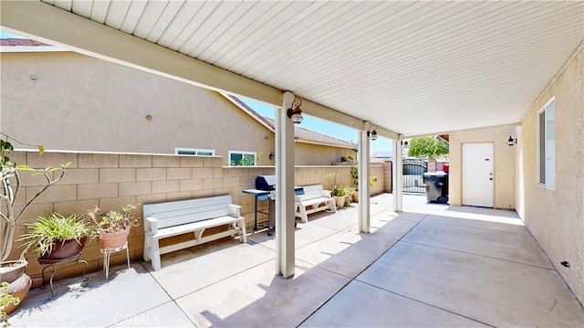 7075 Montana Ave, Fontana, CA 92336 - fenced backyard with a patio area