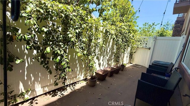 5241 Colodny Dr Unit 403, Agoura Hills, CA 91301 - view of patio / terrace