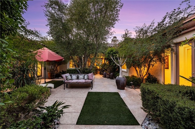 56102 Baltusrol Ln, Quinta, CA 92253 - view of yard with outdoor lounge area and a patio