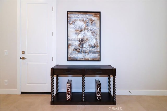 390 Riverbend, Lake Forest, CA 92630 - detailed view of baseboards