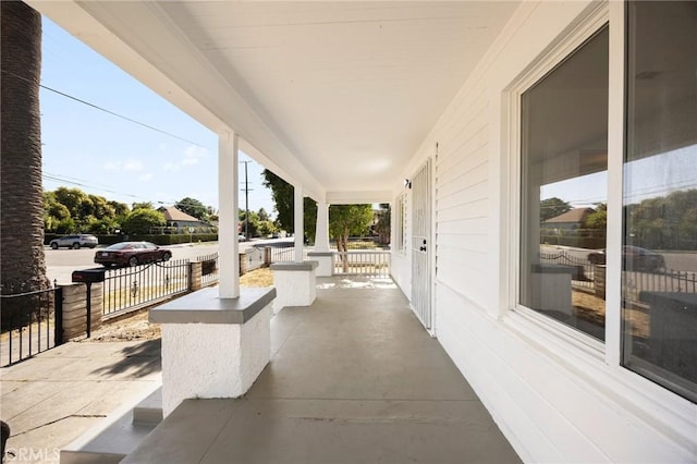 594 W 10th St, San Bernardino, CA 92410 - view of covered porch