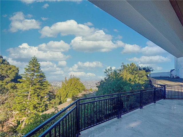 8280 Grand View Dr, Los Angeles, CA 90046 - view of balcony