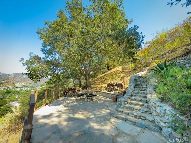 1960 Polaris Dr, Glendale, CA 91208 - view of patio featuring outdoor dining area