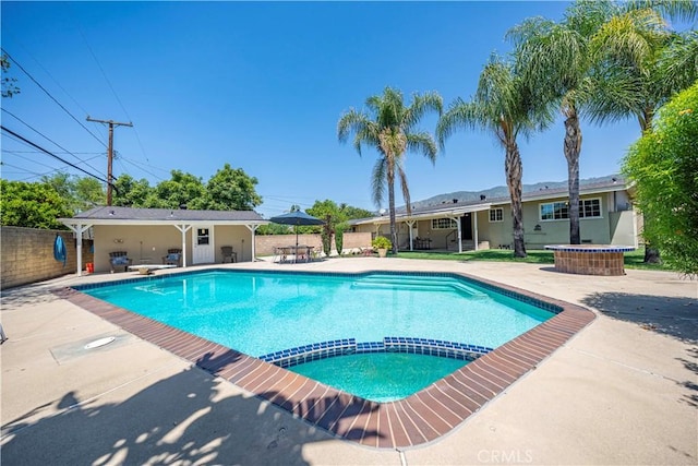 644 E Mountain View Ave, Glendora, CA 91741 - view of swimming pool with a patio area and a pool with connected hot tub