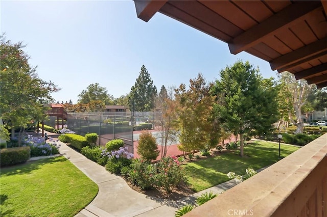 1010 W Macarthur Blvd Unit 24, Santa Ana, CA 92707 - surrounding community featuring a yard