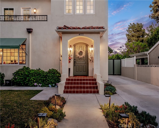 4022 Willowcrest Ave, Studio City, CA 91604 - property entrance featuring stucco siding and a tile roof