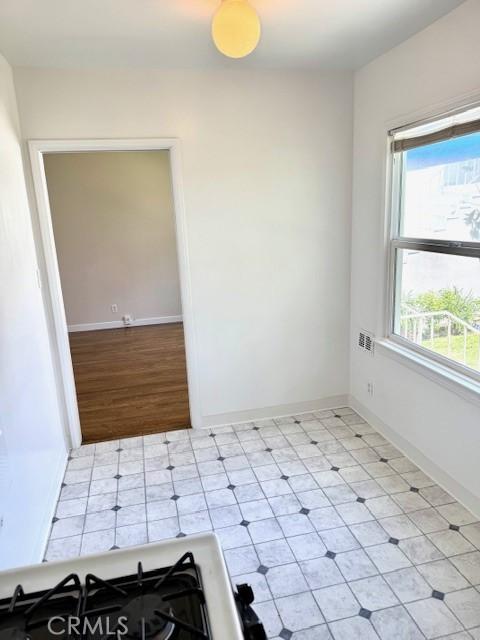 222 N Screenland Dr, Burbank, CA 91505 - photo 15