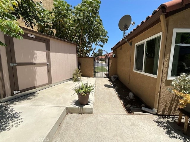 6720 Shaded Wood Pl, Rancho Cucamonga, CA 91701 - view of patio / terrace featuring a gate
