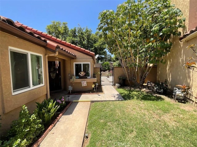 6720 Shaded Wood Pl, Rancho Cucamonga, CA 91701 - view of yard featuring a gate