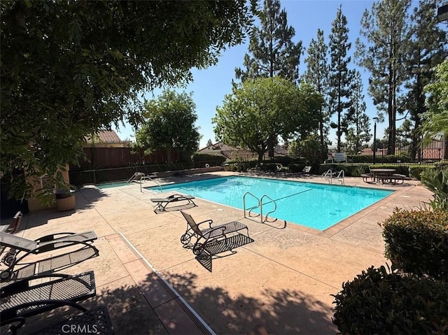 6720 Shaded Wood Pl, Rancho Cucamonga, CA 91701 - community pool with a patio