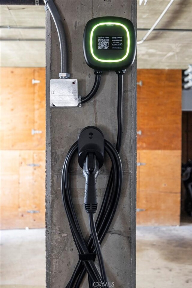 2700 E Panorama Dr Unit 208, Signal Hill, CA 90755 - garage view of car charger