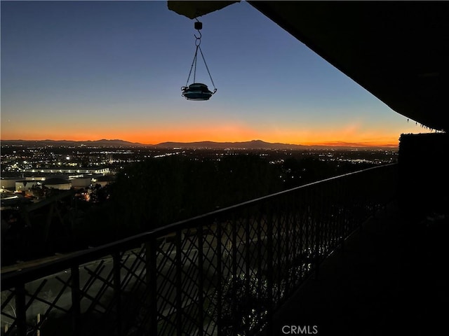 2700 E Panorama Dr Unit 208, Signal Hill, CA 90755 - balcony featuring a mountain view