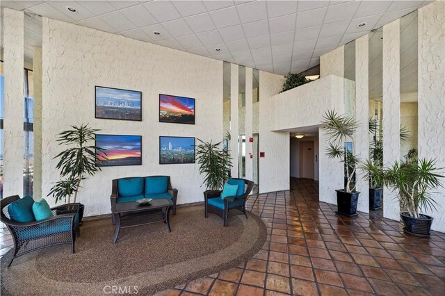 2700 E Panorama Dr Unit 208, Signal Hill, CA 90755 - common area featuring a high ceiling