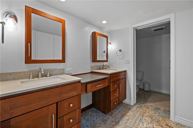 2700 E Panorama Dr Unit 208, Signal Hill, CA 90755 - full bathroom with double vanity and recessed lighting