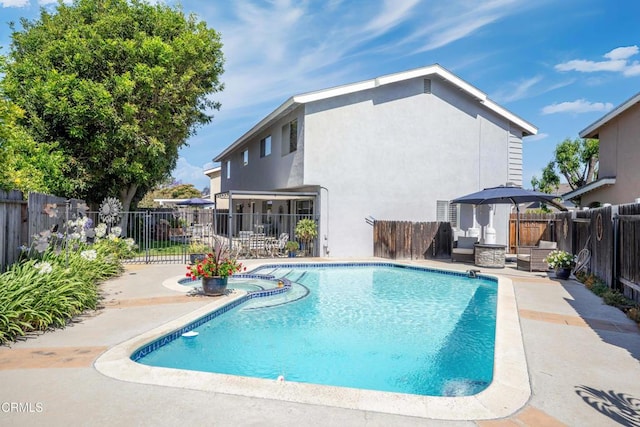 1584 Prima Ct, Camarillo, CA 93010 - view of swimming pool with a patio, a fenced backyard, and a pool with connected hot tub
