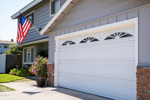 1584 Prima Ct, Camarillo, CA 93010 - garage with driveway
