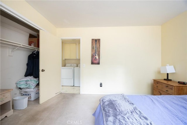 27786 Matterhorn Dr, Lake Arrowhead, CA 92352 - bedroom featuring washing machine and dryer and a closet