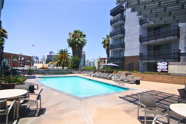 629 Traction Ave Unit 508, Los Angeles, CA 90013 - community pool with a city view and a patio