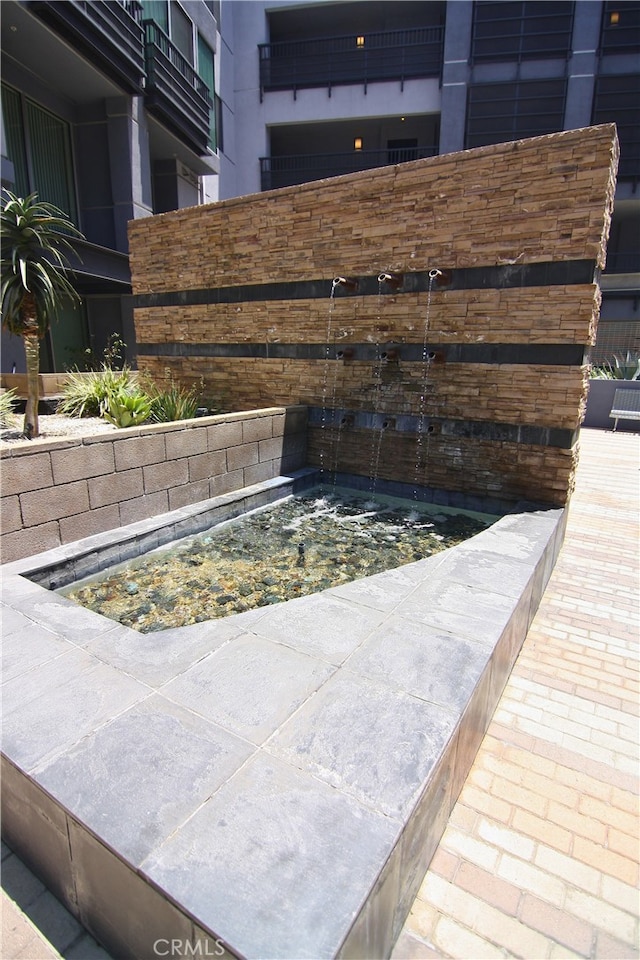 629 Traction Ave Unit 508, Los Angeles, CA 90013 - exterior view of a hot tub