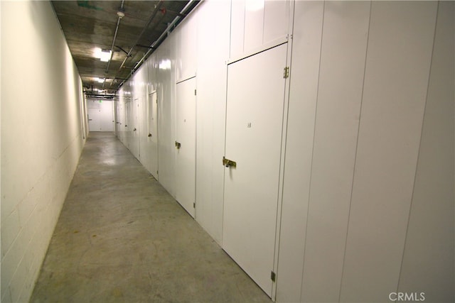 629 Traction Ave Unit 508, Los Angeles, CA 90013 - corridor with concrete flooring
