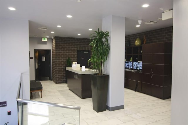 629 Traction Ave Unit 508, Los Angeles, CA 90013 - reception with recessed lighting