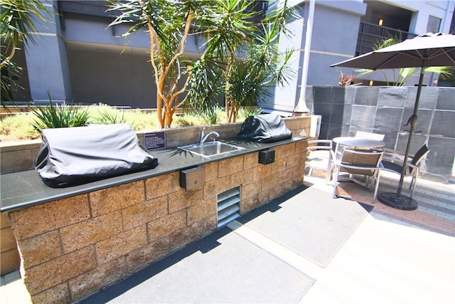629 Traction Ave Unit 508, Los Angeles, CA 90013 - view of patio with an outdoor kitchen and outdoor dining space