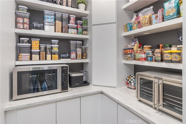 18824 Juniper Springs Dr, Canyon Country, CA 91321 - view of pantry