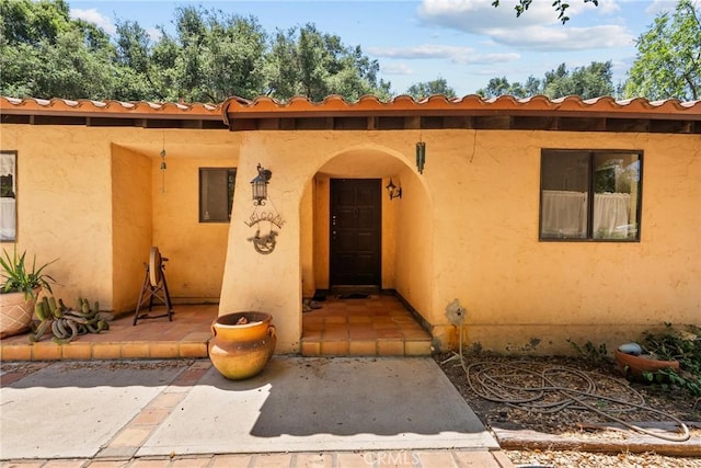 31039 Hasley Canyon Rd, Castaic, CA 91384 - property entrance with stucco siding