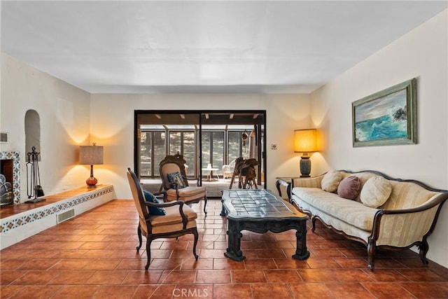 31039 Hasley Canyon Rd, Castaic, CA 91384 - tiled living area with arched walkways