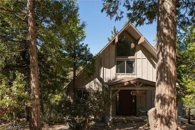832 Rhine Rd, Lake Arrowhead, CA 92352 - view of front of house featuring board and batten siding