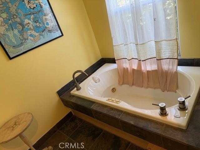 1640 Valencia Ave, Placentia, CA 92870 - bathroom with a whirlpool tub