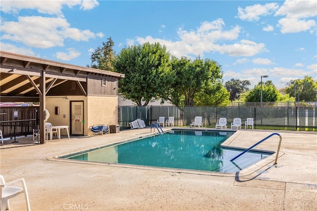 4766 Egret Ln, Paso Robles, CA 93446 - community pool with a patio