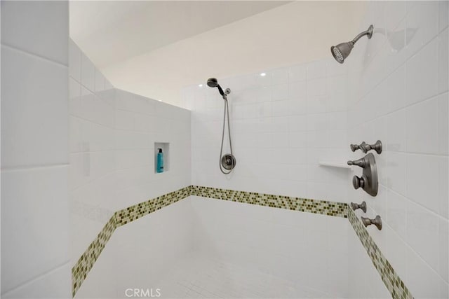 4766 Egret Ln, Paso Robles, CA 93446 - bathroom with a tile shower