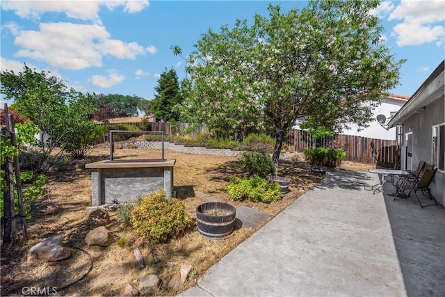 4766 Egret Ln, Paso Robles, CA 93446 - fenced backyard with a patio