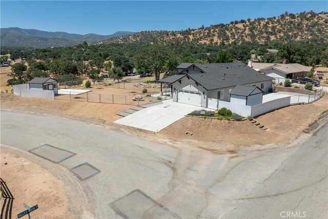 21813 Valley Vista Dr, Tehachapi, CA 93561 - aerial view of property and surrounding area featuring mountains