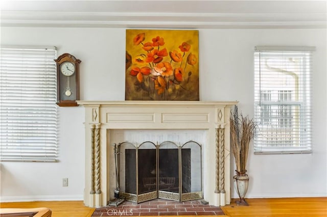 4519 9th Ave, Los Angeles, CA 90043 - detailed view of a fireplace and wood finished floors