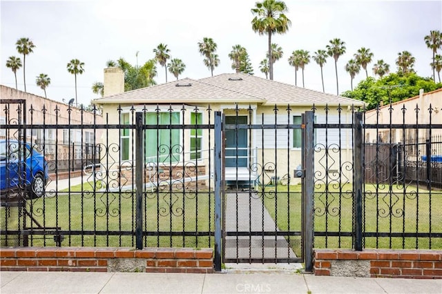4519 9th Ave, Los Angeles, CA 90043 - gate featuring a fenced front yard