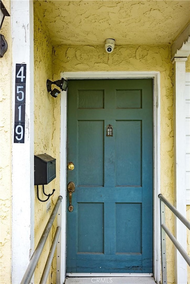 4519 9th Ave, Los Angeles, CA 90043 - property entrance