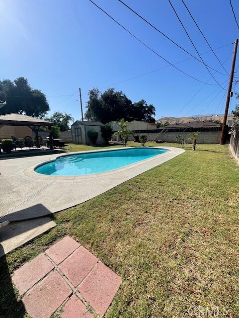 2807 Lincoln Dr, San Bernardino, CA 92405 - photo 11