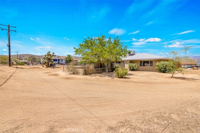 7535 Hilton Ave, Yucca Valley, CA 92284 - view of front facade