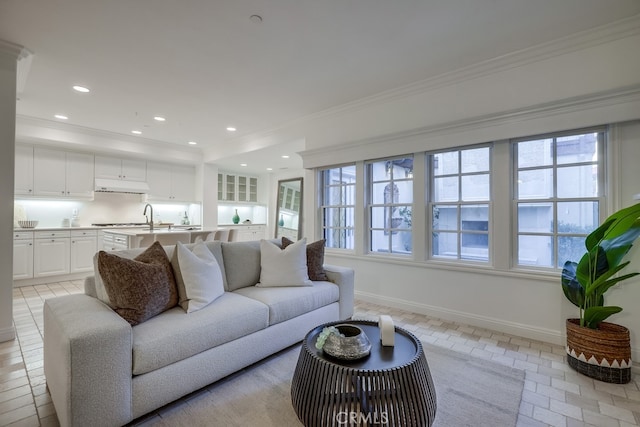 2569 Bungalow Pl, Corona Del Mar, CA 92625 - living room featuring ornamental molding and recessed lighting