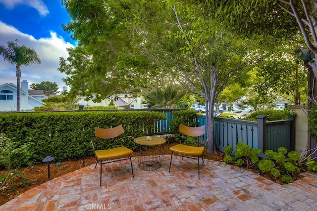 2569 Bungalow Pl, Corona Del Mar, CA 92625 - view of patio / terrace