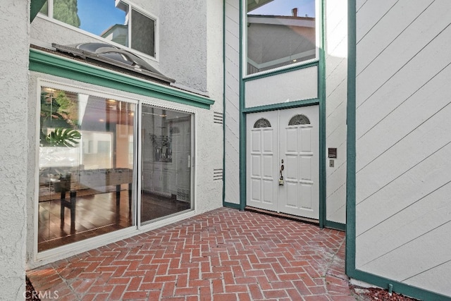 9 Aberdeen St, Irvine, CA 92620 - entrance to property featuring stucco siding
