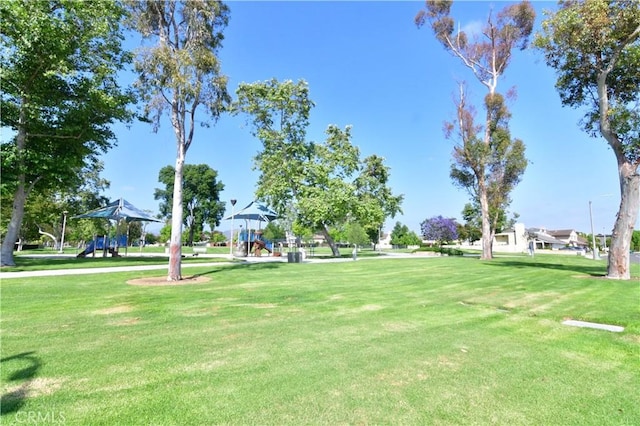 9 Aberdeen St, Irvine, CA 92620 - surrounding community featuring a yard