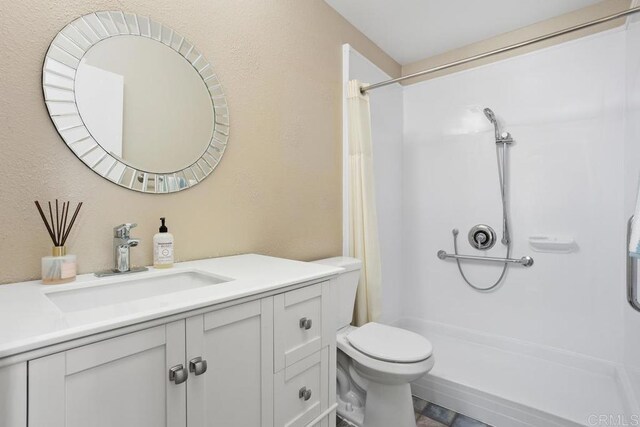 2072 Golden Circle Dr, Escondido, CA 92026 - bathroom with curtained shower, vanity, and a textured wall